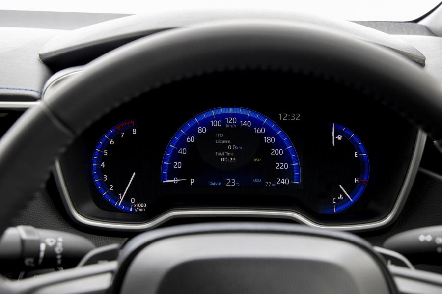 Панель приборов Toyota Corolla Sedan 2020 года  (ZA) (фото 32 из 40)